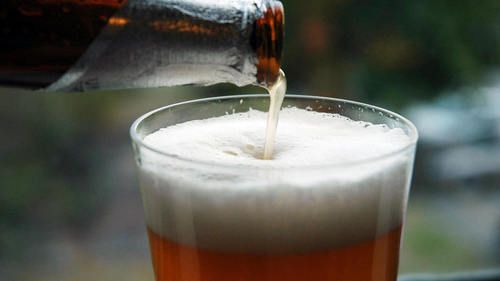 DDA – Dorosłe Dzieci Alkoholików Szklanka piwa